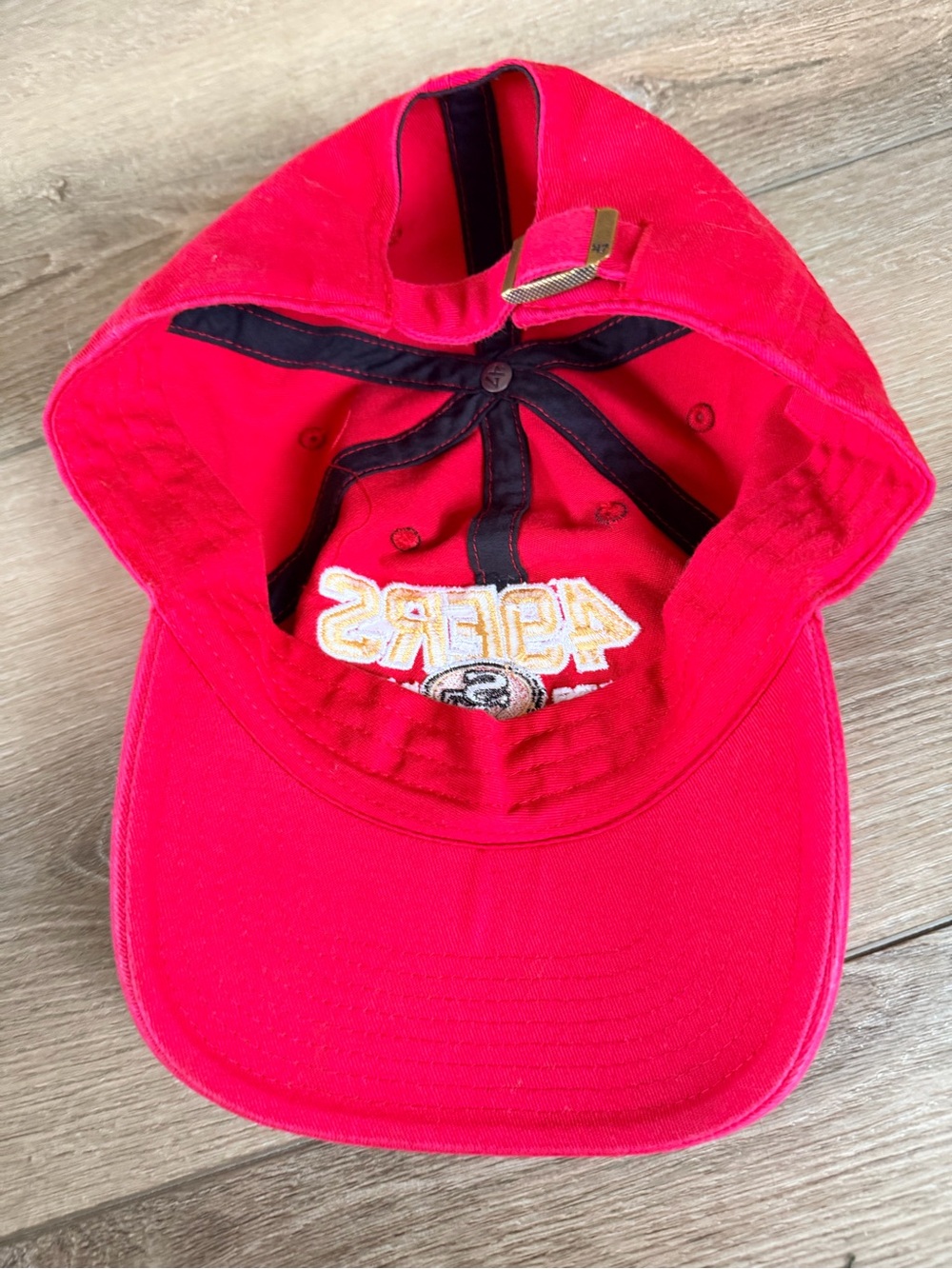 Men's '47 Scarlet San Francisco 49ers 2023 NFC Champions Clean Up Adjustable Hat - Picture 5 of 7
